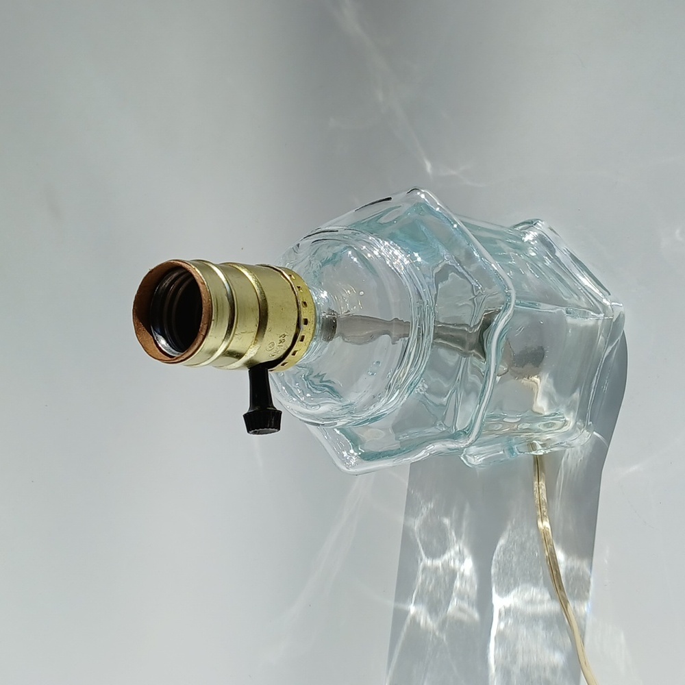 Vintage Levinton Glass Lamp - Picture 4 of 8